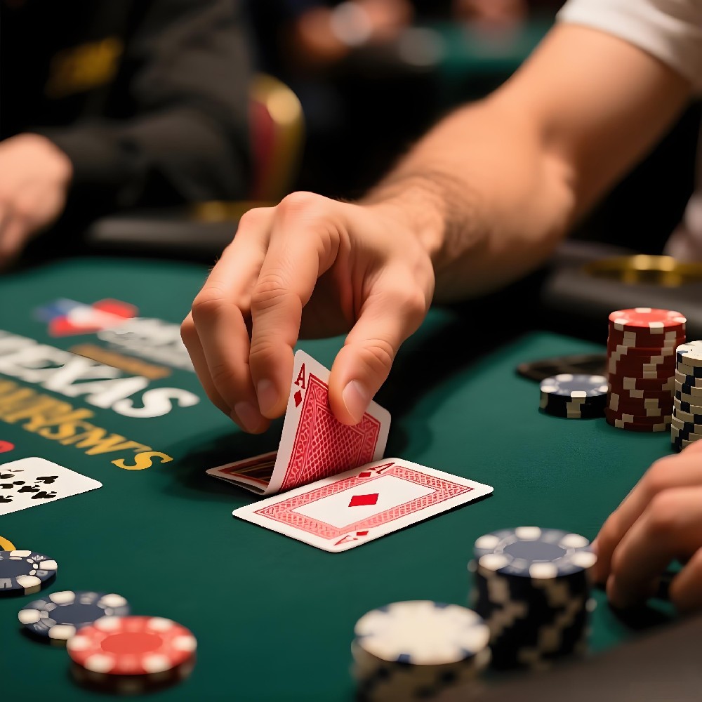 破纪录！2025年全球扑克冠军赛落幕，中国选手李墨创造亚洲历史